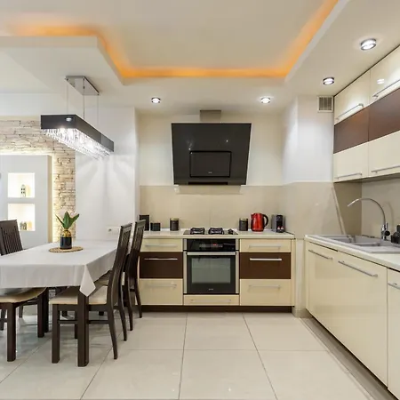 Urban Chic - One Bedroom -luxury - Grzybowska 5