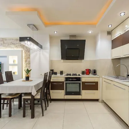 Apartament Urban Chic - One Bedroom -luxury - Grzybowska 5 Warszawa