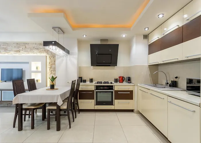 Urban Chic - One Bedroom -luxury - Grzybowska 5